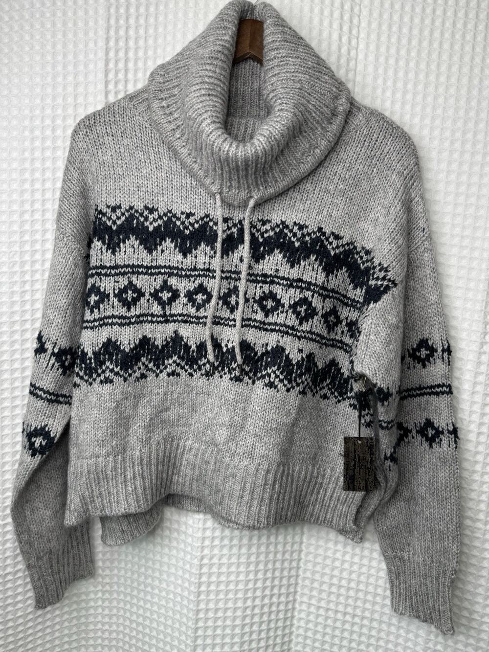 Forever 21 Women’s Large Gray Navy Fair Isle Cowl Neck Sweater NWT